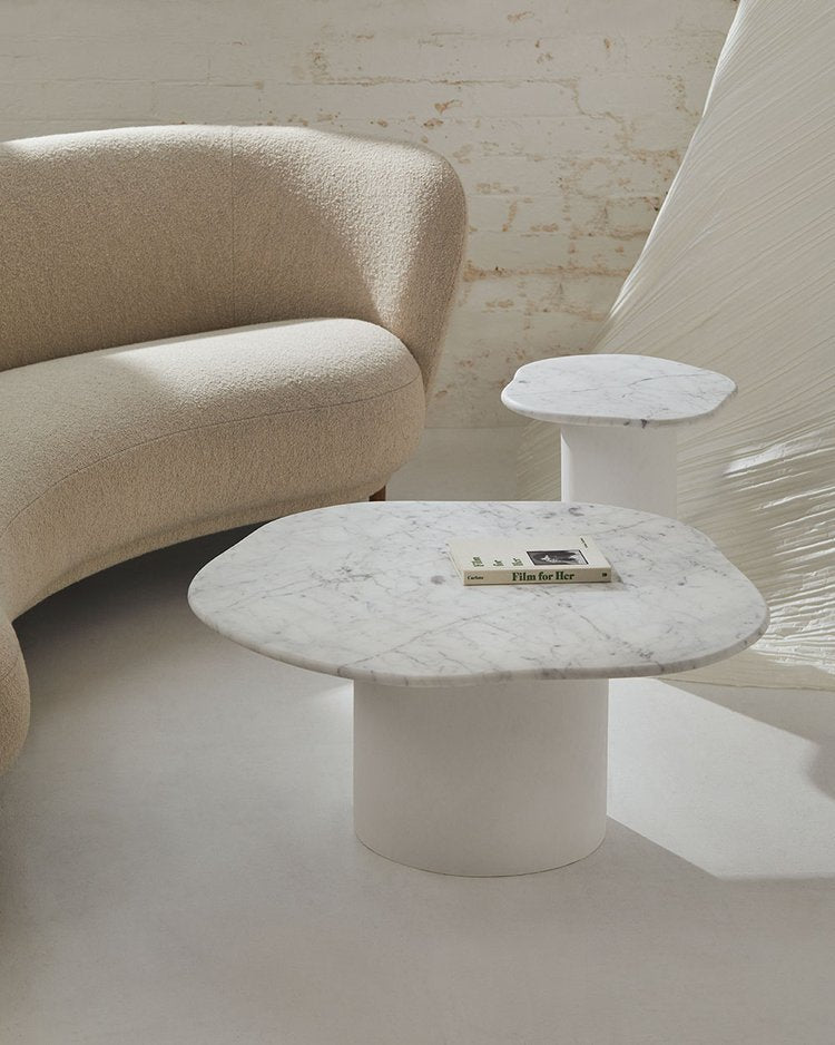 Elegant Round Curved Marble Coffee Table Bianco Carrara Chelon