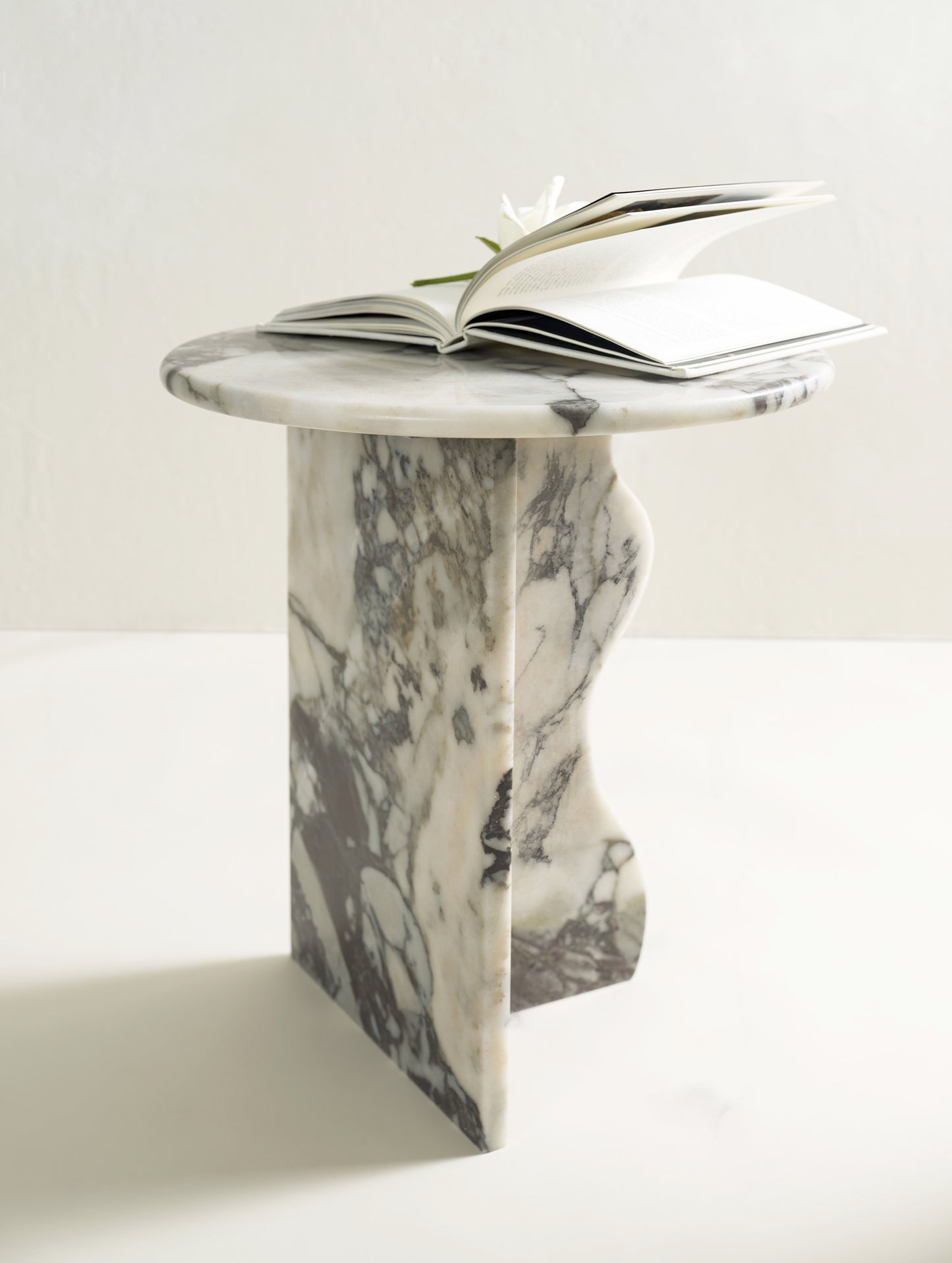 'Ana' Wave Side Table - Calacatta Viola