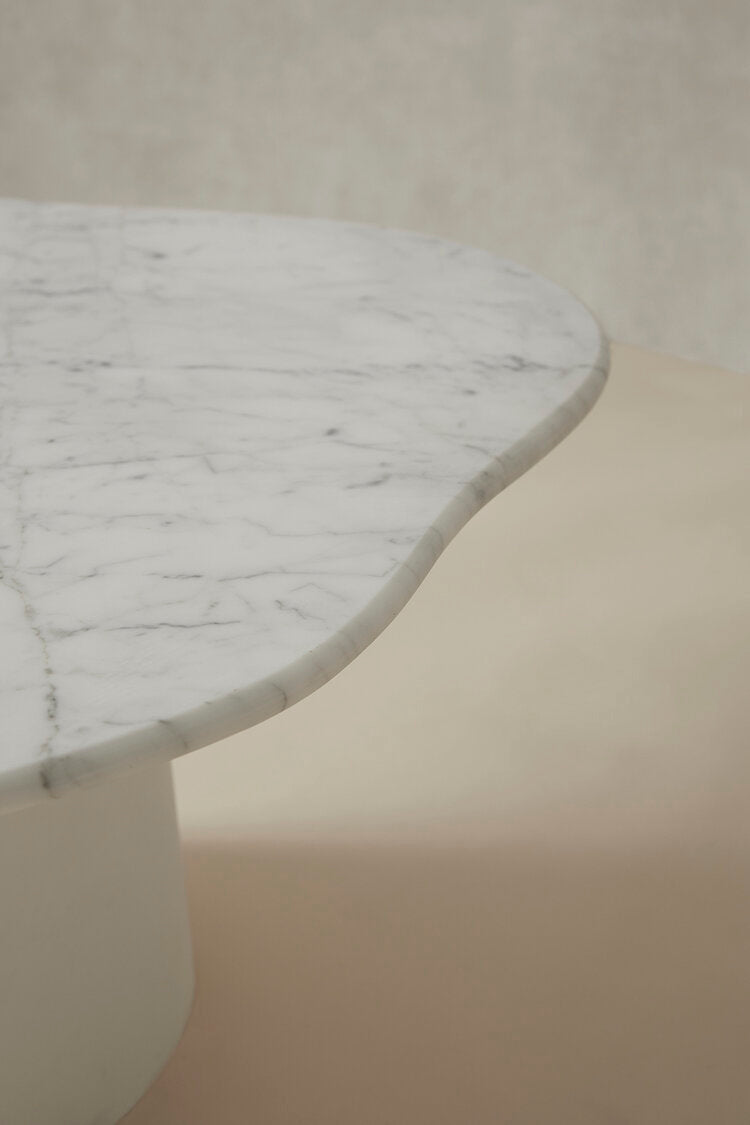 Elegant Round Curved Marble Coffee Table Bianco Carrara Chelon